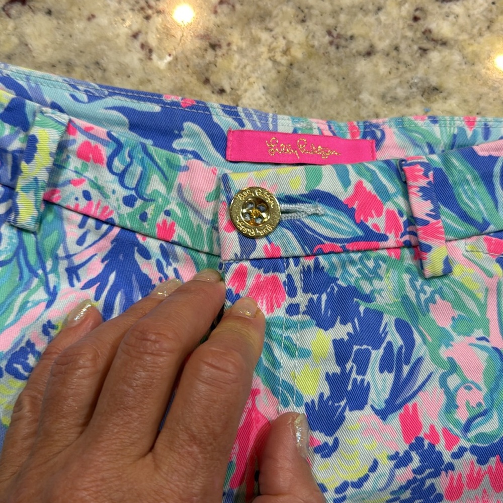 Lilly Pulitzer 5” Callahan shorts - Picture 3 of 10